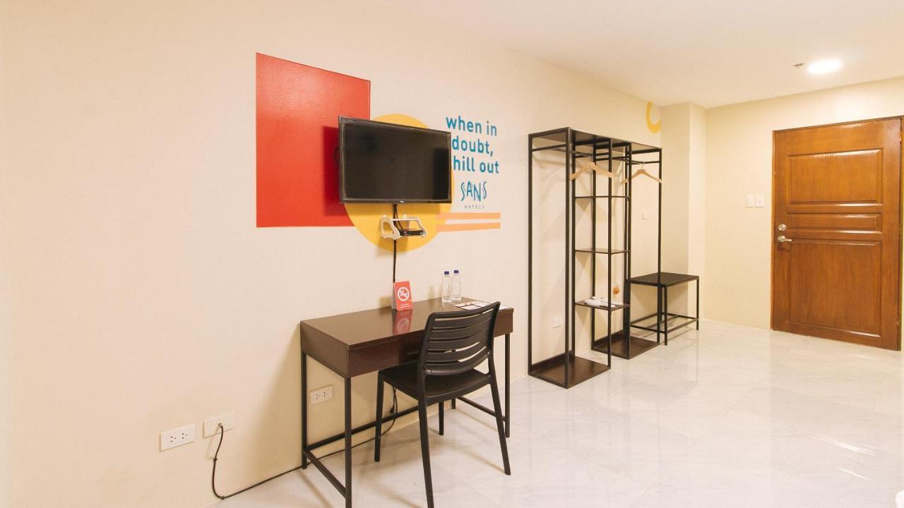 Sans Hotel At Algers Suites Marikina By Reddoorz Kültér fotó